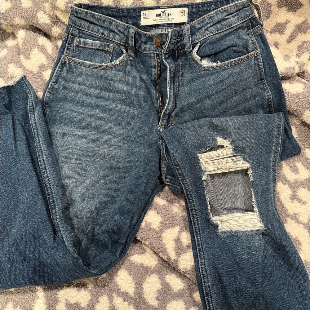Hollister Women's Dark Blue Ripped Skinny Jeans